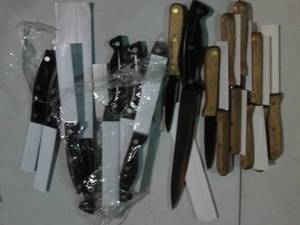 lot 61 image: 10pc wood handle steak knives and 1...