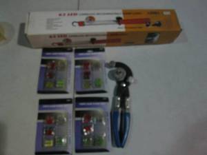 lot 78 image: 63 LED cordless rechargeable work l...