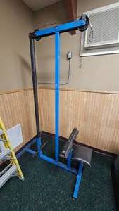 Plate Loaded Lat Pulldown