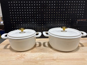 Dutch Oven 2 Piece Set Like New