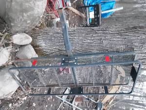 Receiver hitch cargo carrier