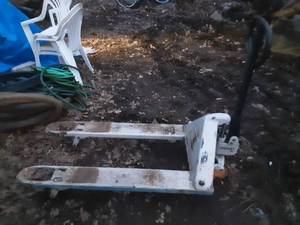 Crown PTH pallet jack