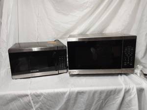 2 microwaves