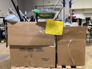 lot 323 image: LOT OF Brooms & Mops