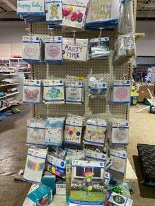 lot 314 image: LOT OF Party Supplies