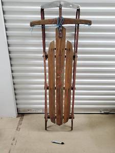 lot 1 image: Explorer Wooden Sled with Metal Runners - Vintage Toboggan
