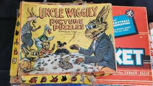 lot 24 image: Vintage Boxed Board Games & Space Shuttle Model Kit (Lot of 4)