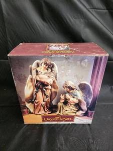 lot 43 image: Grandeur Noel Porcelain Angels - Hand-Painted, Antique Finish - 2-Piece Set