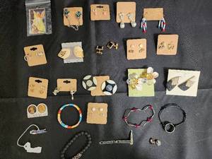 lot 64 image: MODWARD Two-Disc Earrings on Card, Medjugorje Pendant & Assorted Jewelry