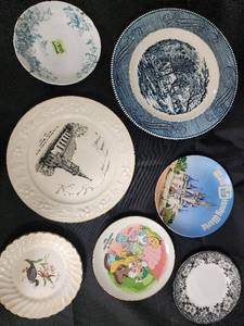 lot 78 image: Assorted Collectible Plates (Lot of 7) - Wedgwood Malverne, Disney World, Currier & Ives