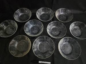 lot 85 image: Etched Glass Dessert Bowls - Leaf Pattern Clear Glass (Multi-Size Set)