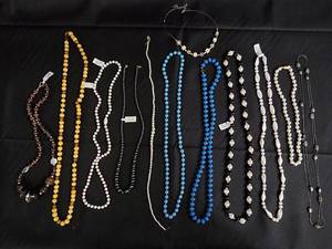 lot 113 image: Beaded Necklaces - Pearl-like, Turquoise, Shell & Glass Beads (Assorted Lengths)