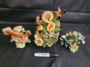 lot 125 image: Roman Inc. Bird & Flower Ceramic Figurines - 3-Piece Set (1997)
