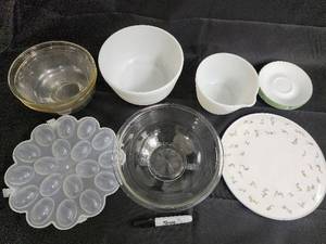 lot 140 image: Corelle by Corning Microwaveable White Bowls & Royal Worcester Forget Me Not Fine Bone China Plate
