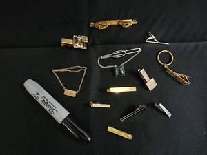 lot 188 image: Assorted Gold-Tone Jewelry - Cufflinks, Tie Clips, Money Clips & Pendants