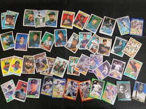 lot 190 image: Topps Kirby Puckett All-Star Baseball Cards - Twins, Dave Winfield, Fran Tarkenton