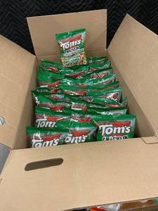 lot 199 image: Toms Cracklin Strips - Mildly Seasoned Red Pepper 31 X 3oz Bags