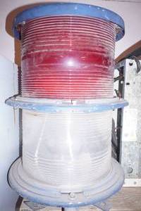 Wind Turbine Lights. (vertical white on bottom red on top)