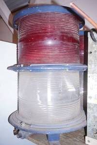 Wind Turbine Lights. (vertical white on bottom red on top)
