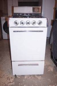 Coronado Gas Stove. Apartment Sized.