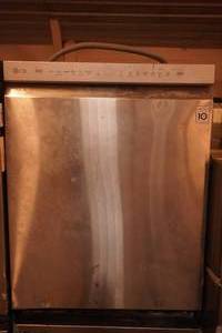 LG Dishwasher (New scratch & dent, needs power cord)