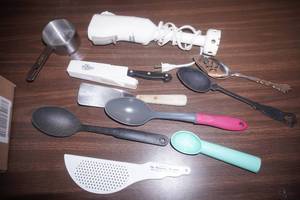 Kitchen Lot emulsifier, knives, utensils, stainless steel measuring cup