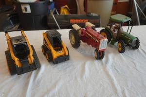 Toy Lot CAT, Die Cast Tractors