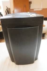 Paper Shredder Waste basket. Fellows