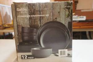 NEW Stoneware Dinnerware Set. 12 Pieces