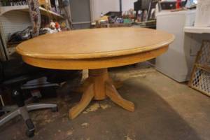 Pedestal Dining Room Table 66x 48x 29