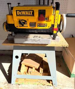 DeWALT DW735 13 in Thickness Planer - 120V 15A 10,000 RPM