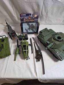 Vintage Assorted Army toy figurines