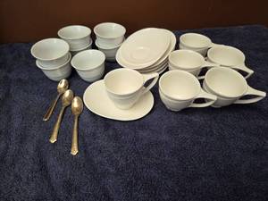 Vintage Arabia Finland Resta white tea cups and matching tableware -Lot of 23 pieces