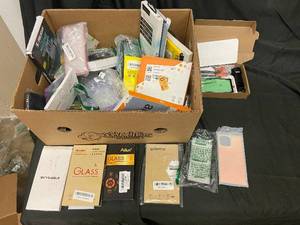 lot 188 image: iAnder Glass Screen Protectors Bundle - Ailun & SkyEagle Smartphone Accessories