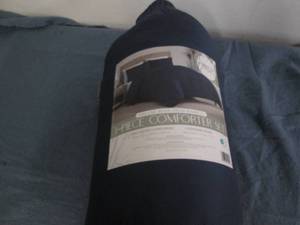 lot 18 image: Full Queen size faux fur comforter ...