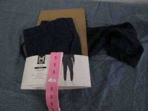 lot 49 image: Ladies S jogger pants...