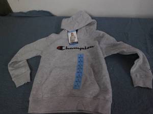 lot 80 image: Champion S kids hoodie...