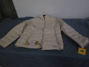 lot 82 image: Eddie Bauer M ladies down jacket...