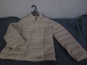 lot 83 image: Eddie Bauer L ladies down jacket...