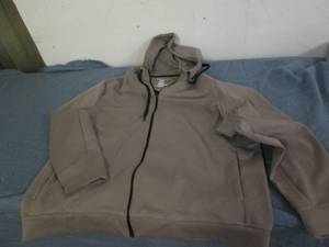 lot 86 image: XXL Hoodie...