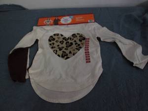 lot 97 image: 2 Girls Favorite Tee size 7-8...