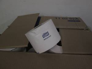 lot 151 image: 16 Packs of Tork multi fold hand to...