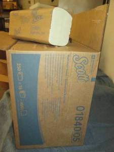 lot 189 image: 16 Packs of Scott multi fold towels...