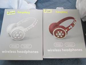 2 Pairs heyday wireless headphones...