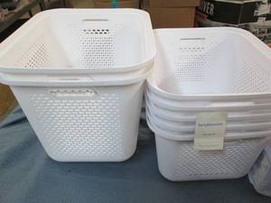 5 Small and 2 large white plastic s...