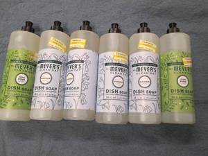 Case of 8 18 pack paper plates...