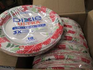 Case of 8 18 pack paper plates...