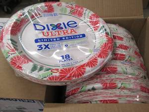 Case of 8 18 pack paper plates...