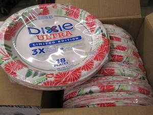 Case of 8 18 pack paper plates...