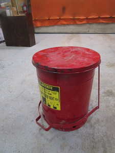 lot 90 image: Oil Rag Can